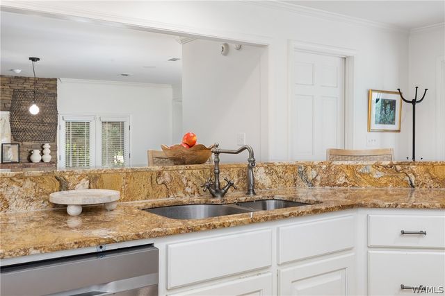 1208 Pinemont N, Tuscaloosa, AL 35406