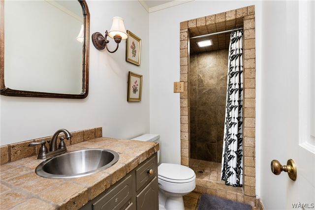 1208 Pinemont N, Tuscaloosa, AL 35406