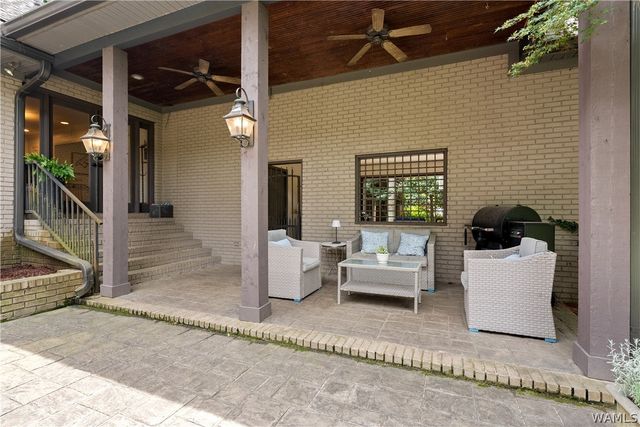 1208 Pinemont N, Tuscaloosa, AL 35406