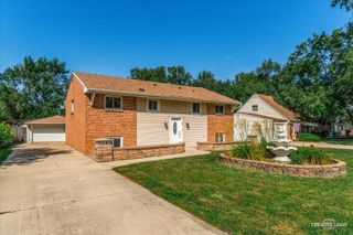 129 Oxford Road, Bolingbrook, IL 60440