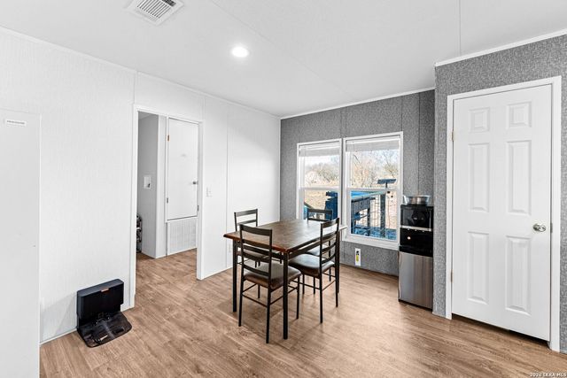 2217 CR 414, Mccoy, TX 78113