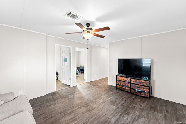 2217 CR 414, Mccoy, TX 78113