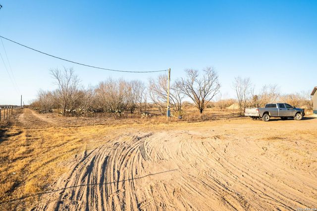 2217 CR 414, Mccoy, TX 78113