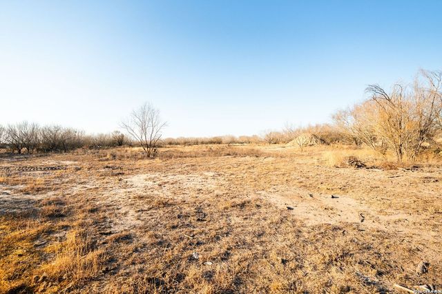 2217 CR 414, Mccoy, TX 78113