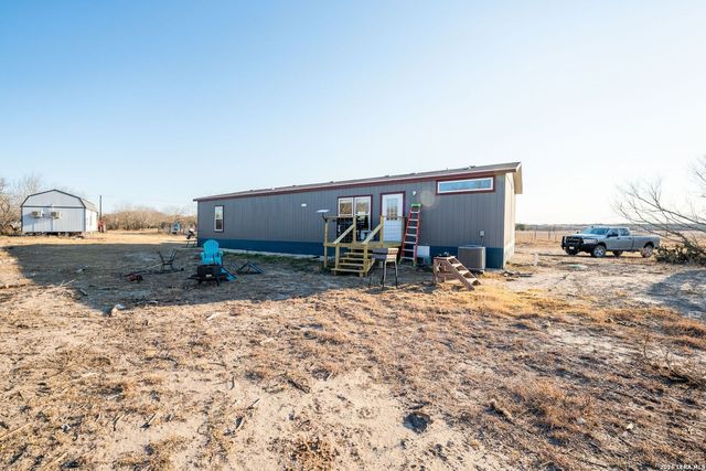 2217 CR 414, Mccoy, TX 78113