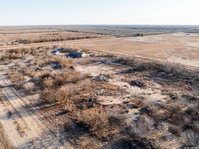 2217 CR 414, Mccoy, TX 78113