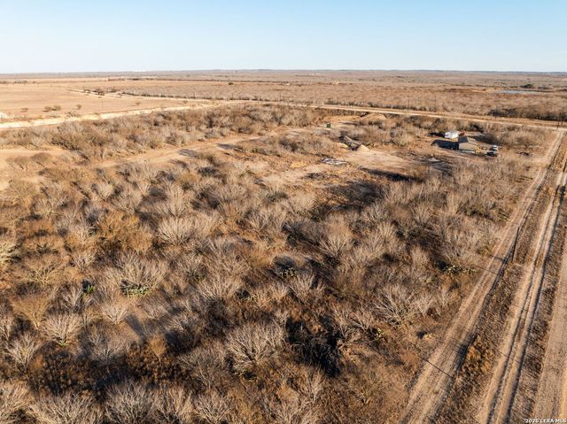 2217 CR 414, Mccoy, TX 78113