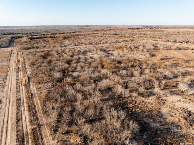 2217 CR 414, Mccoy, TX 78113