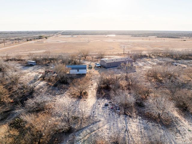 2217 CR 414, Mccoy, TX 78113