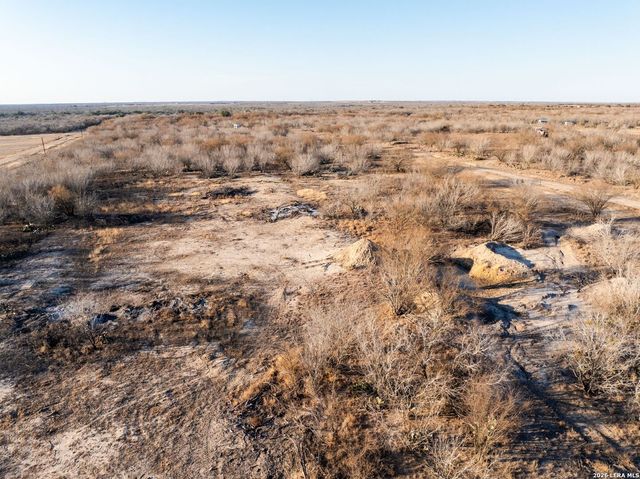 2217 CR 414, Mccoy, TX 78113