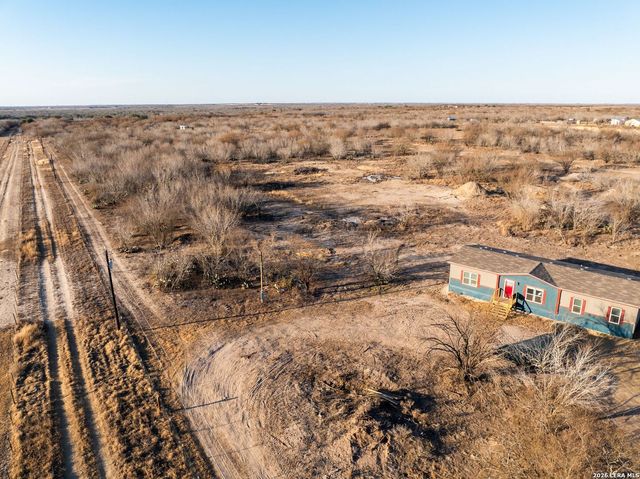 2217 CR 414, Mccoy, TX 78113