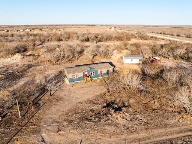 2217 CR 414, Mccoy, TX 78113