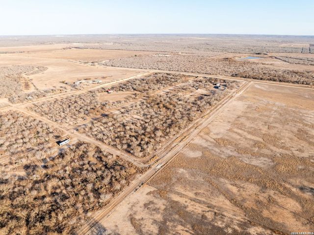 2217 CR 414, Mccoy, TX 78113