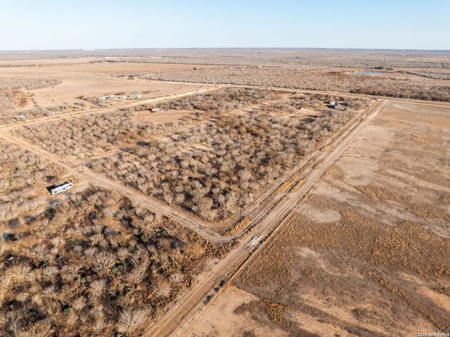 2217 CR 414, Mccoy, TX 78113