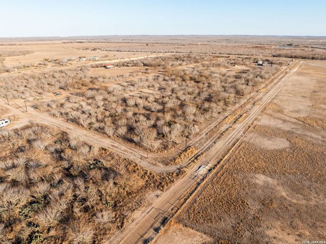 2217 CR 414, Mccoy, TX 78113