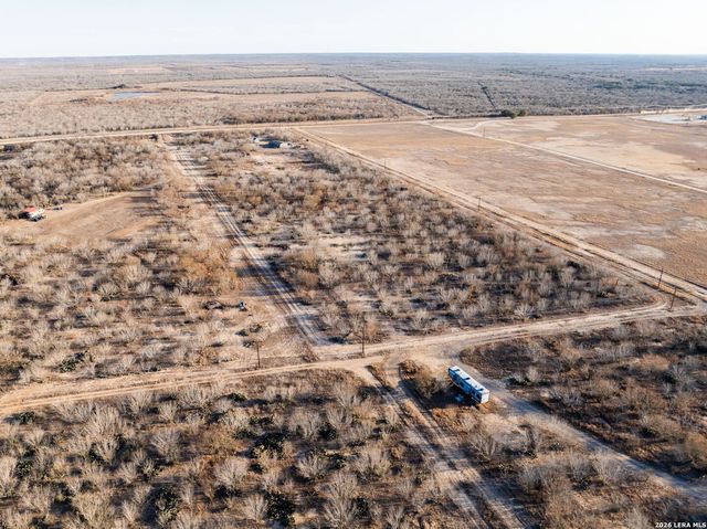 2217 CR 414, Mccoy, TX 78113