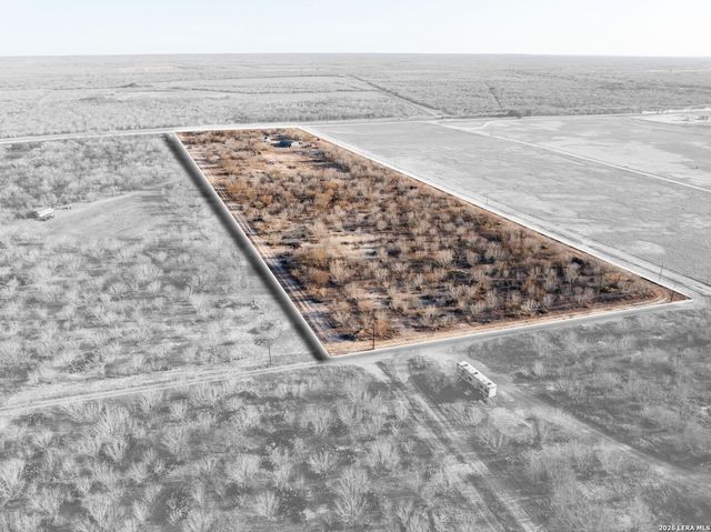 2217 CR 414, Mccoy, TX 78113