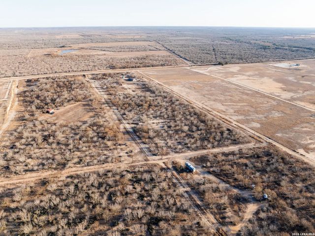 2217 CR 414, Mccoy, TX 78113
