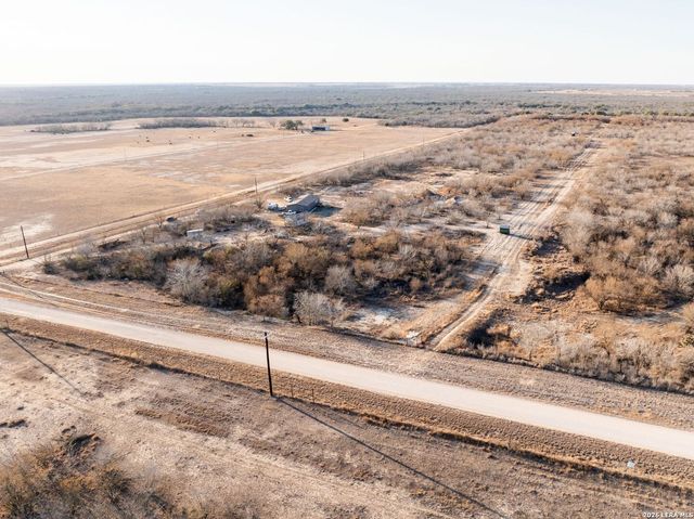 2217 CR 414, Mccoy, TX 78113