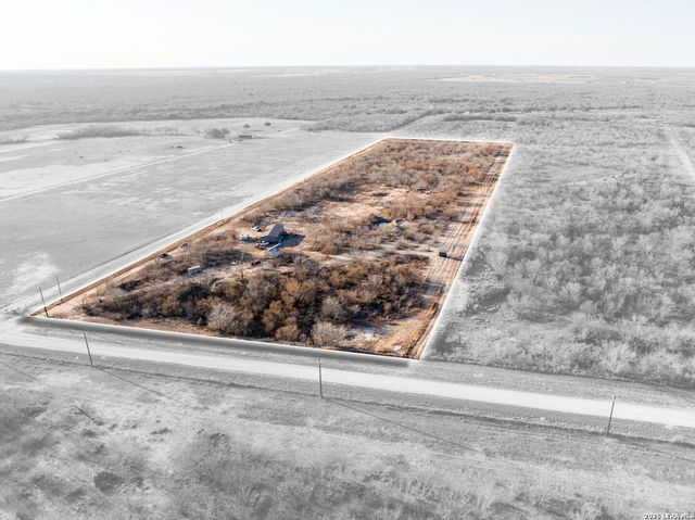 2217 CR 414, Mccoy, TX 78113