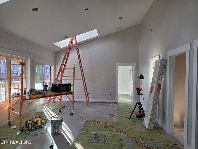 294 Lake Shore Drive, Monterey, TN 38574