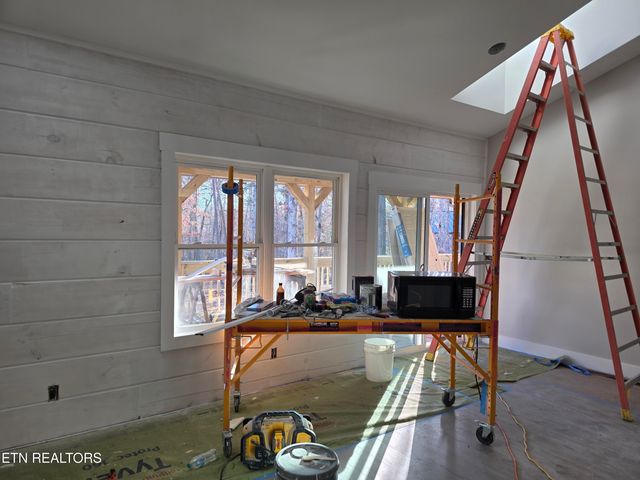 294 Lake Shore Drive, Monterey, TN 38574