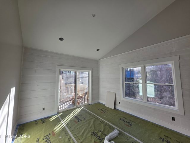 294 Lake Shore Drive, Monterey, TN 38574