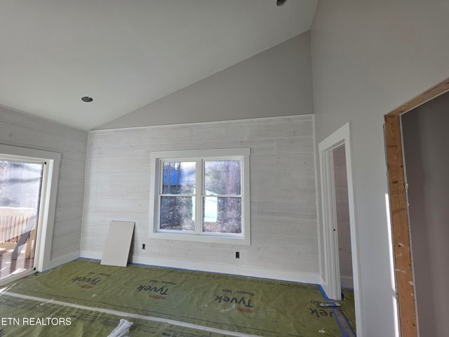 294 Lake Shore Drive, Monterey, TN 38574