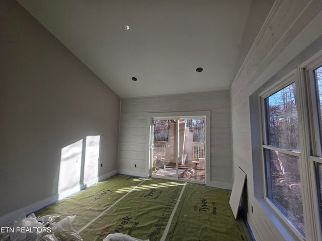 294 Lake Shore Drive, Monterey, TN 38574