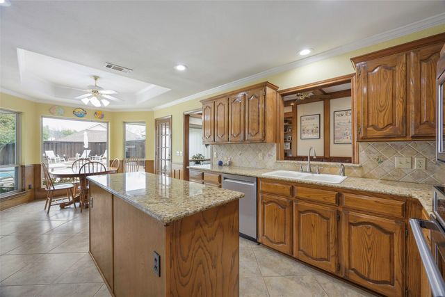 4349 Los Robles Drive, Plano, TX 75074