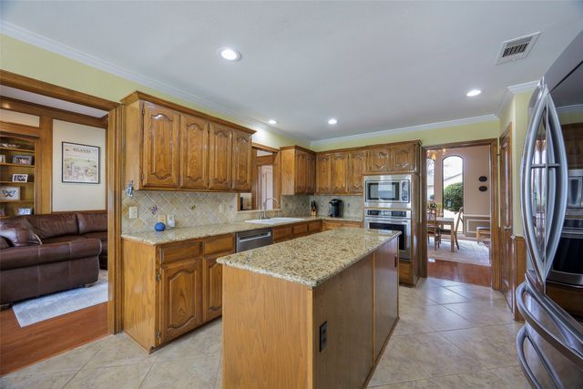 4349 Los Robles Drive, Plano, TX 75074