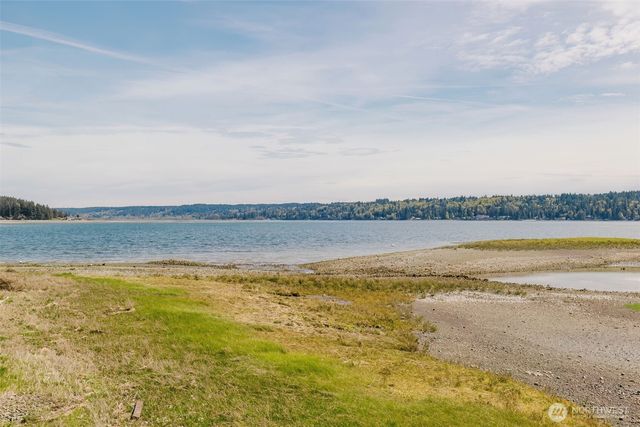 60 NE Kappert Cove Road, Belfair, WA 98528
