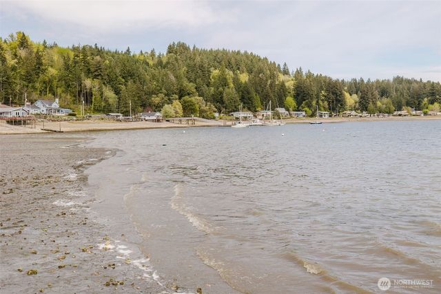60 NE Kappert Cove Road, Belfair, WA 98528