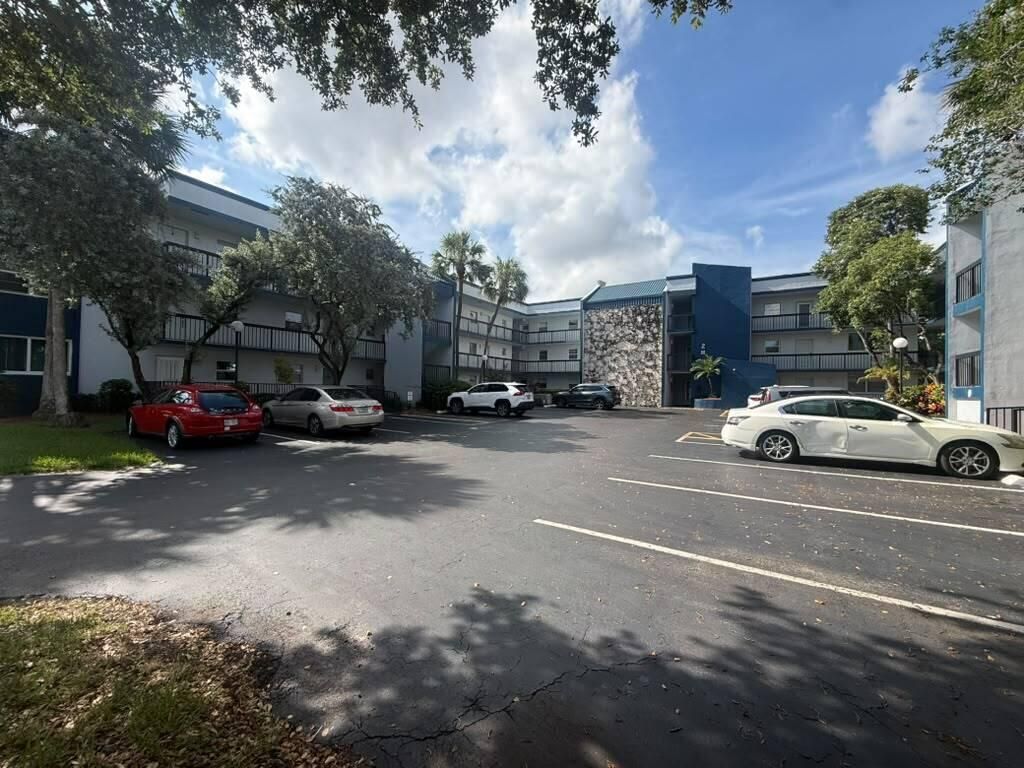 3210 Holiday Springs Boulevard 2-103, Margate, FL 33063