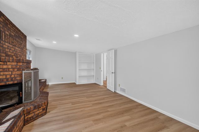 2133 76th Court N, Brooklyn Park, MN 55444