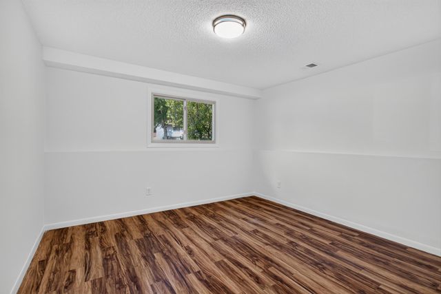 2133 76th Court N, Brooklyn Park, MN 55444