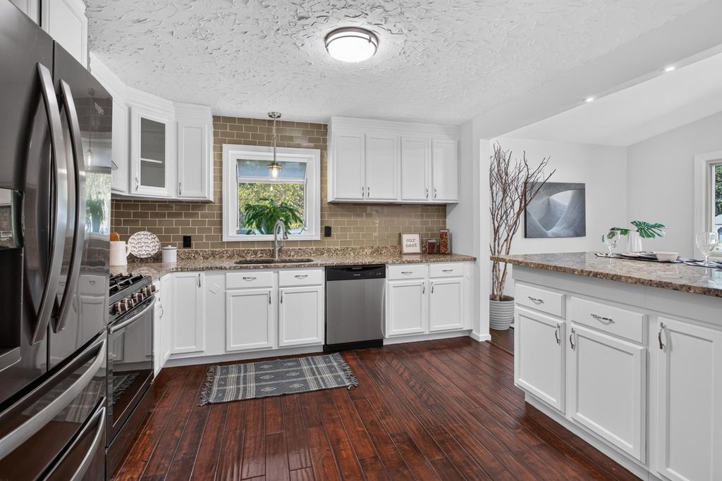 2133 76th Court N, Brooklyn Park, MN 55444