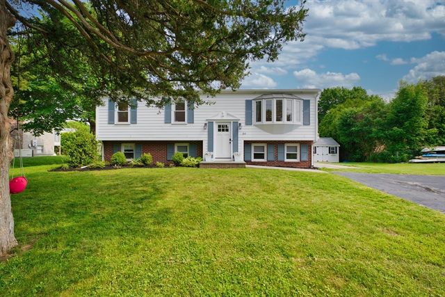 30 Lucy St, Dartmouth, MA 02748