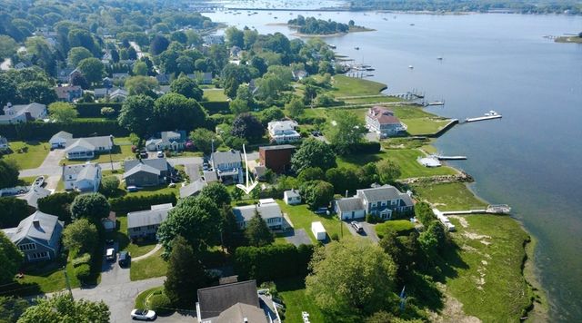30 Lucy St, Dartmouth, MA 02748