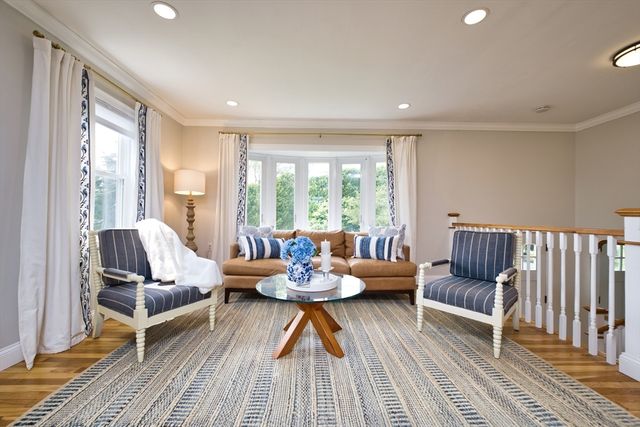30 Lucy St, Dartmouth, MA 02748