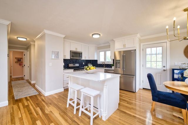 30 Lucy St, Dartmouth, MA 02748