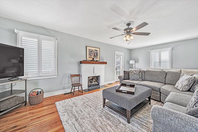 938 Roanoke BLVD, Salem, VA 24153