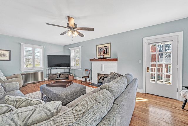 938 Roanoke BLVD, Salem, VA 24153