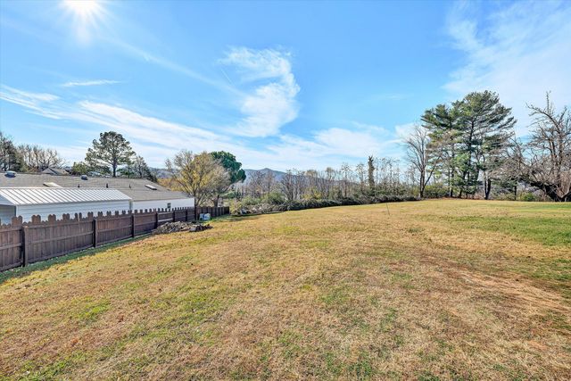 938 Roanoke BLVD, Salem, VA 24153