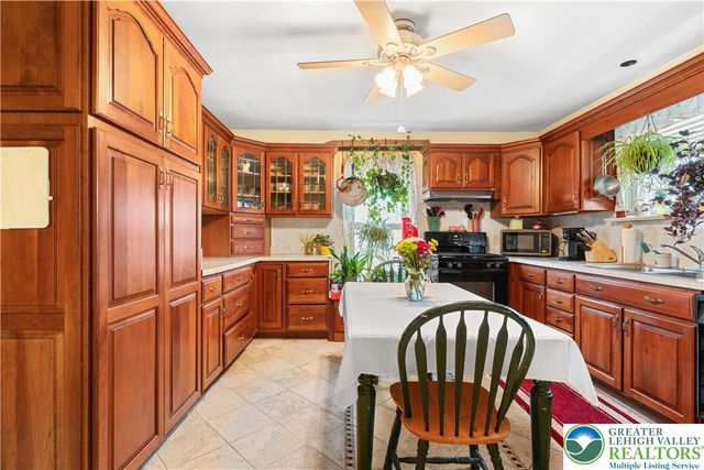 1736 Franklin Street, Hellertown Boro, PA 18055