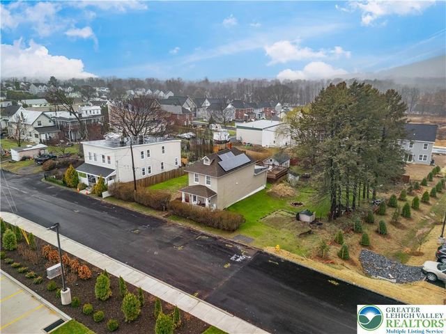 1736 Franklin Street, Hellertown Boro, PA 18055