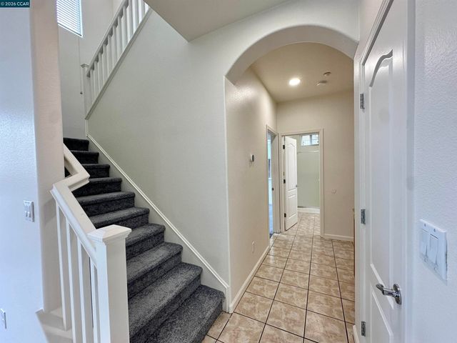 5024 Escalon Cir, Richmond, CA 94803