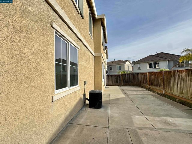 5024 Escalon Cir, Richmond, CA 94803