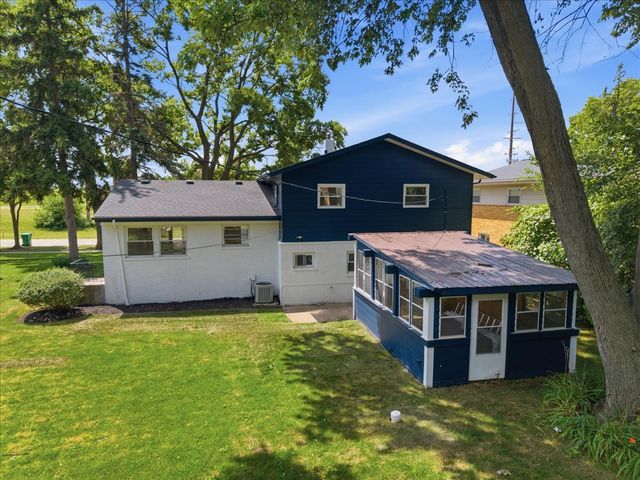 10 Linden Avenue, Buffalo Grove, IL 60089