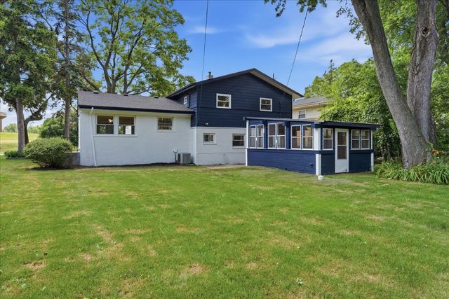 10 Linden Avenue, Buffalo Grove, IL 60089